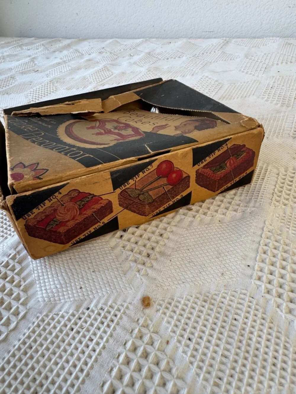 Vintage Aluminum Cake Decorator With Original Box and 6 Interchangeable Tips